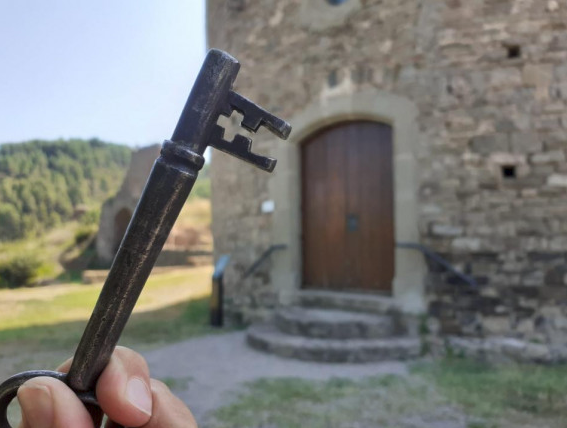 Visita al castell i església romànica de Sallent