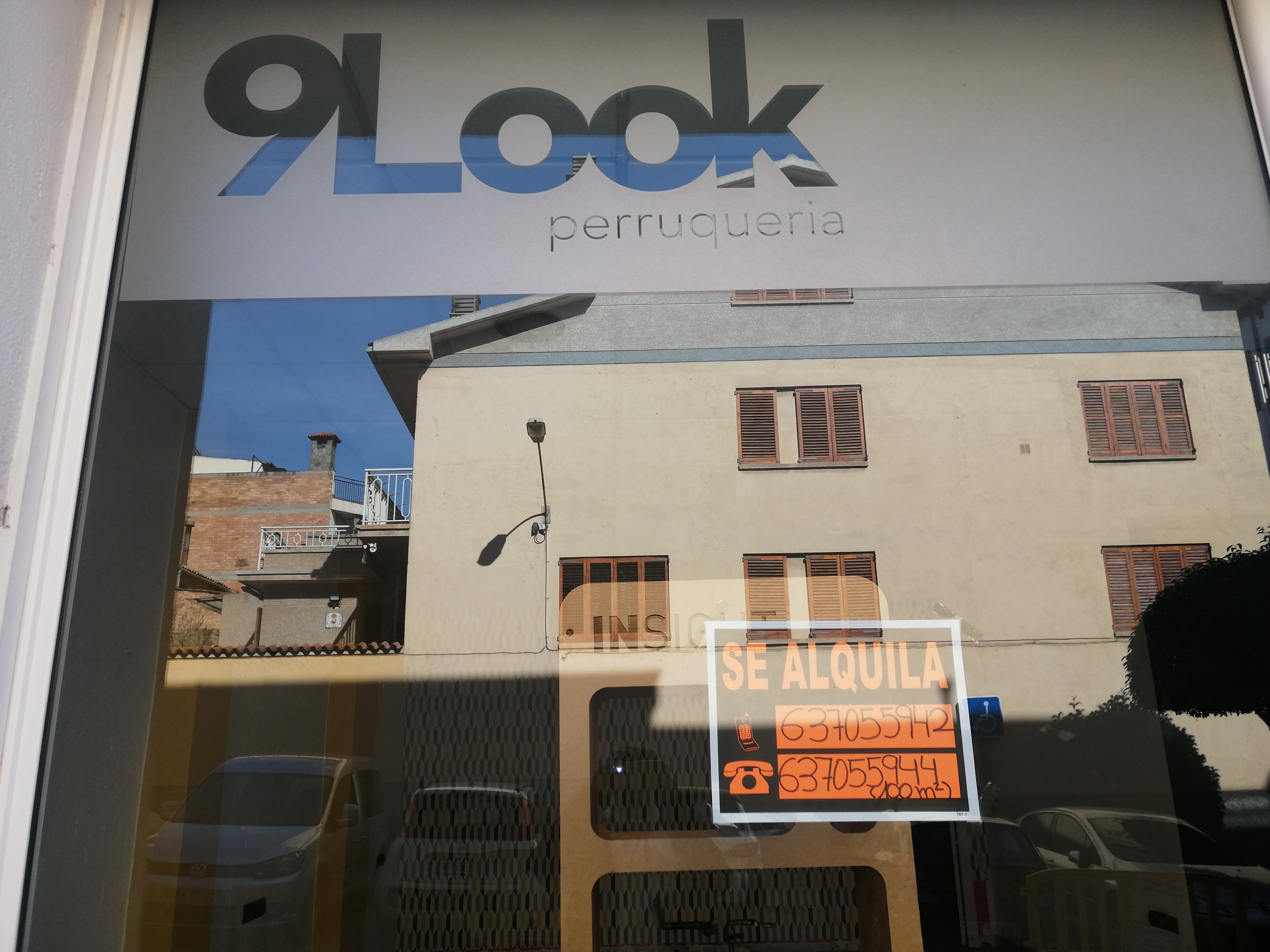Sant Feliu, 4 baixos (antiga Perruqueria 9Look)