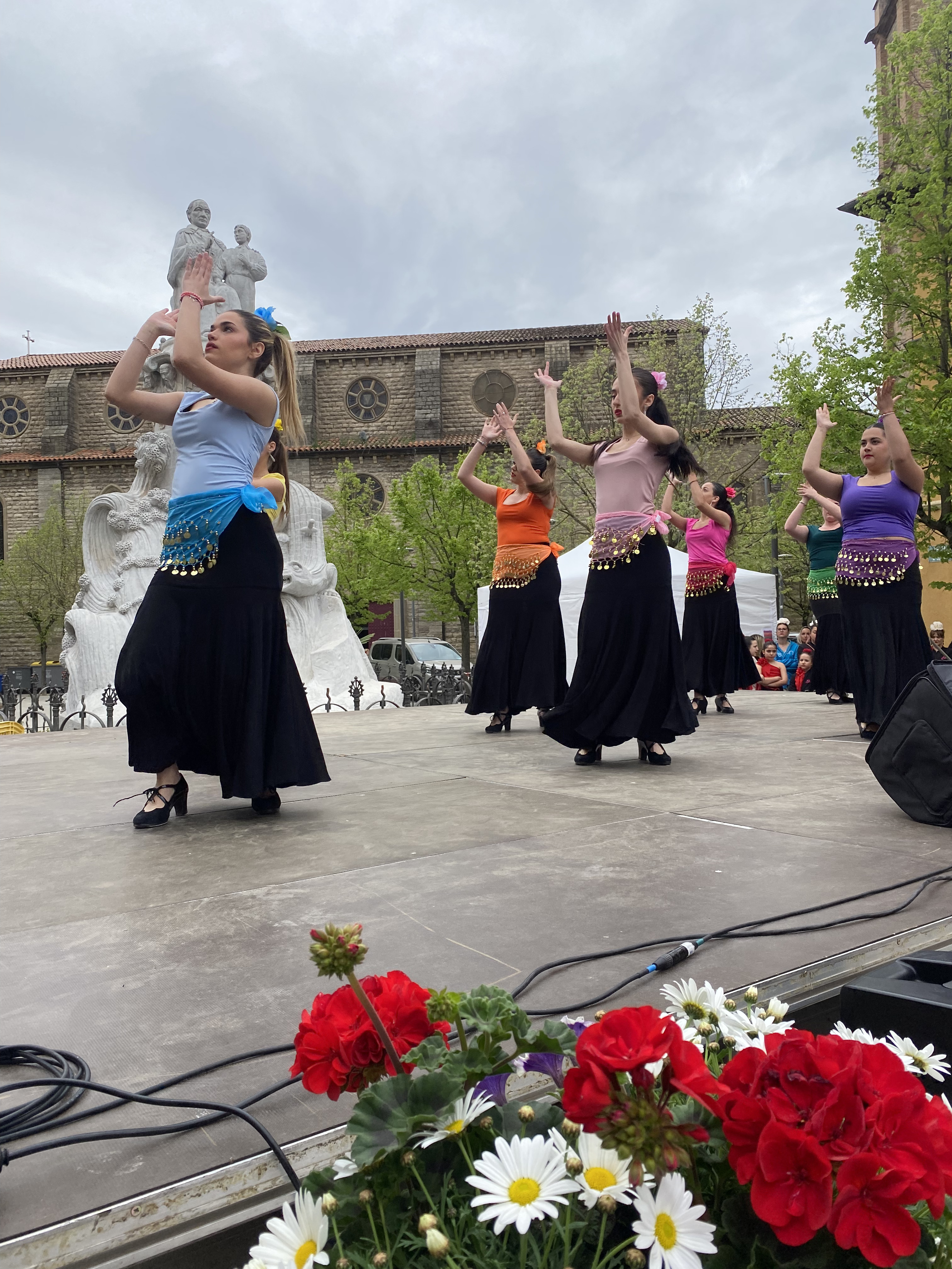La Feria de Abril omple Sallent de m&uacute;sica, dansa i participaci&oacute; malgrat el mal temps
