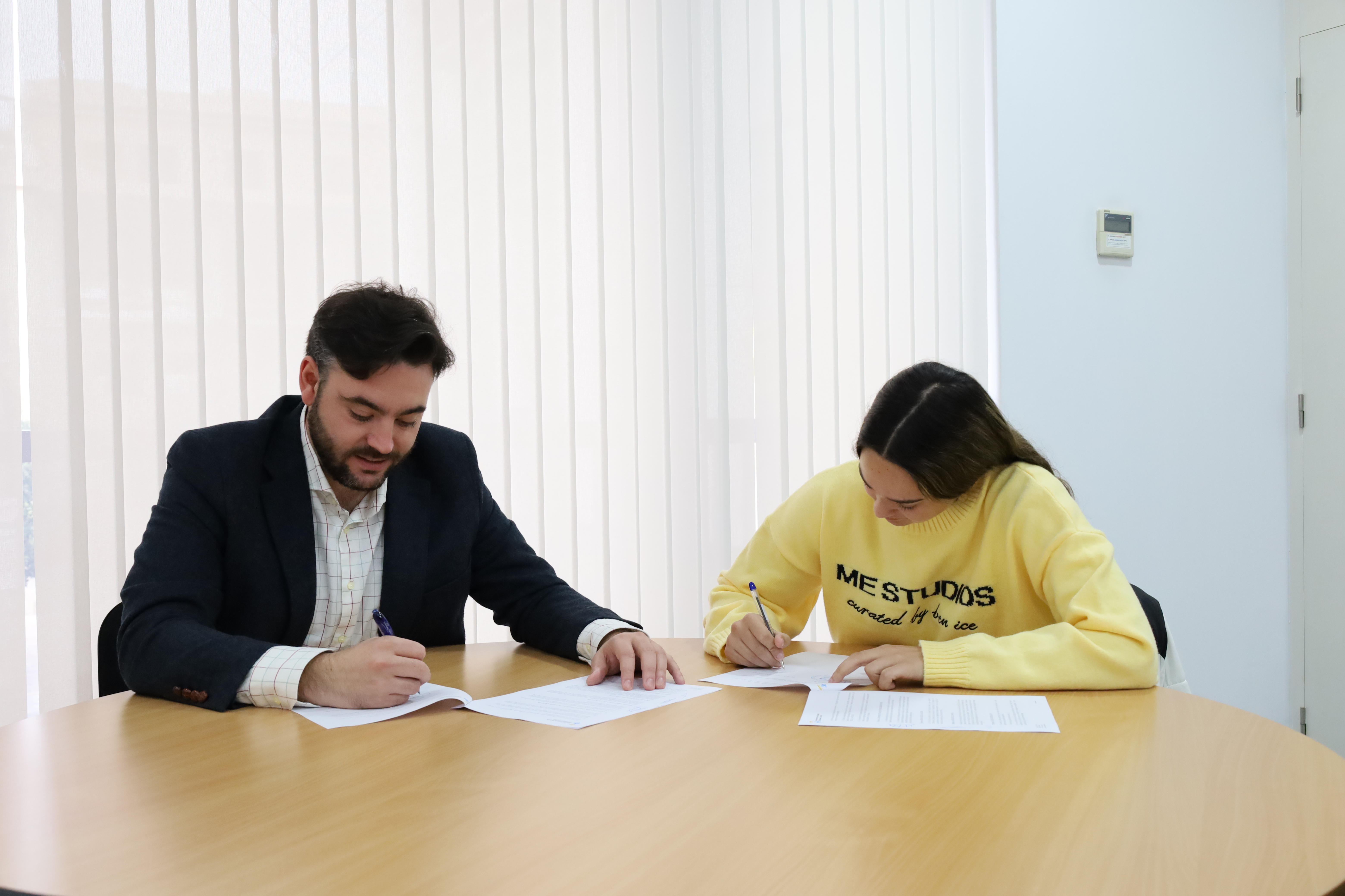 L'Ajuntament de Sallent i l'entitat Agrupament Roques Albes signen un nou conveni de col&middot;laboraci&oacute;