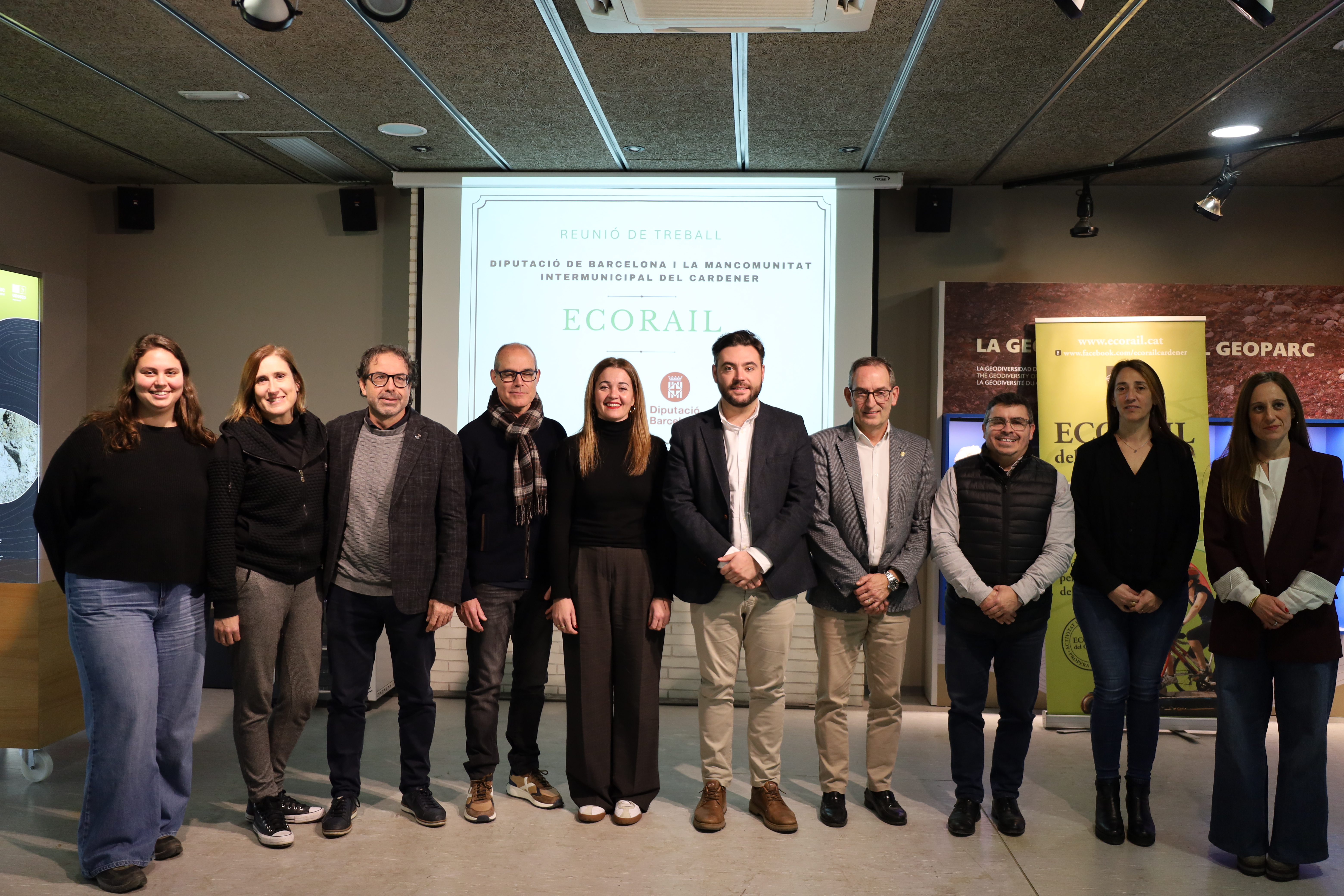 Trobada per abordar la recuperaci&oacute; de l'Ecorail