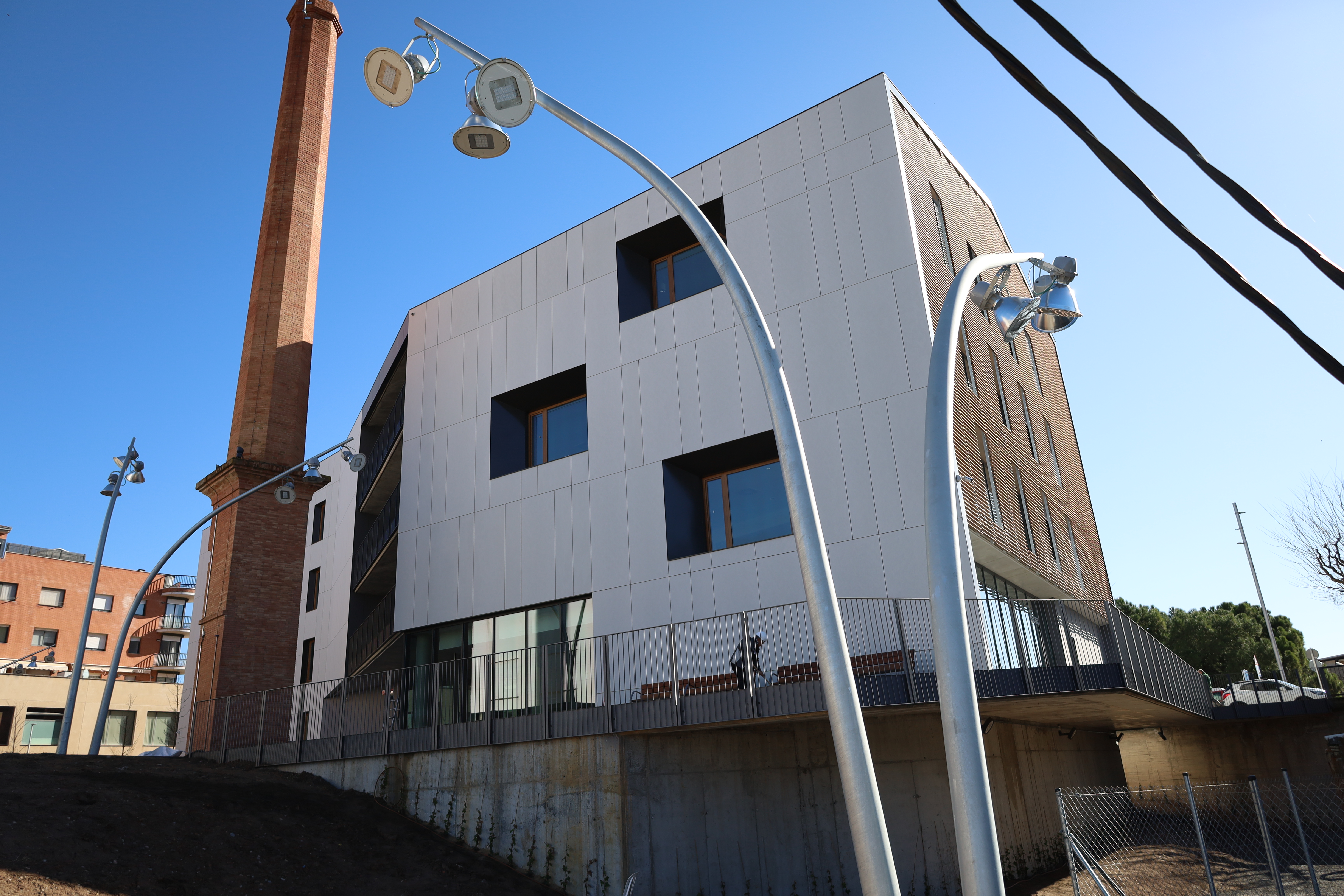 S'obre l'espai p&uacute;blic de l'entorn de la nova resid&egrave;ncia