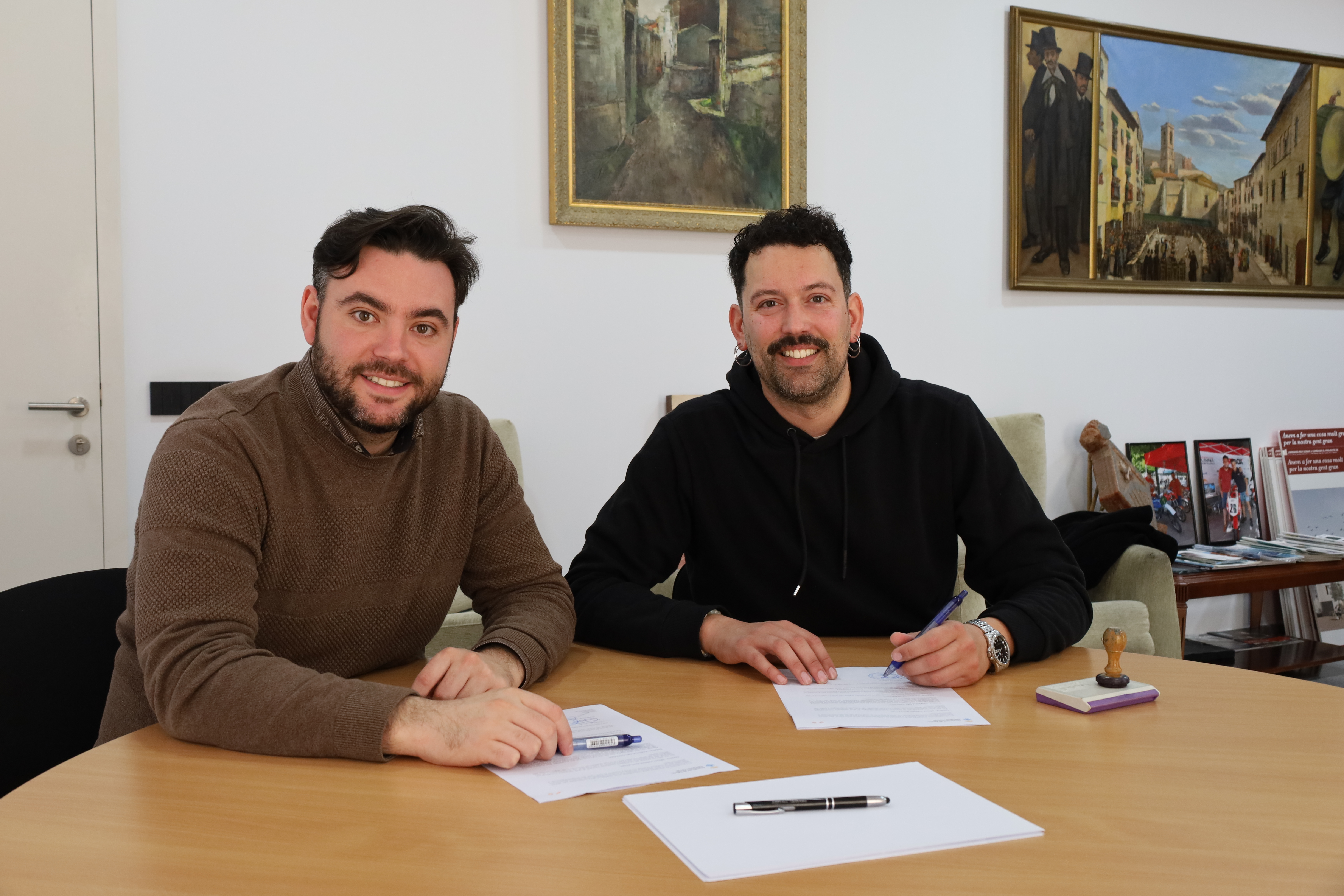 L'Ajuntament renova el conveni de col&middot;laboraci&oacute; amb els Gegants, Nans i Grallers de Sallent