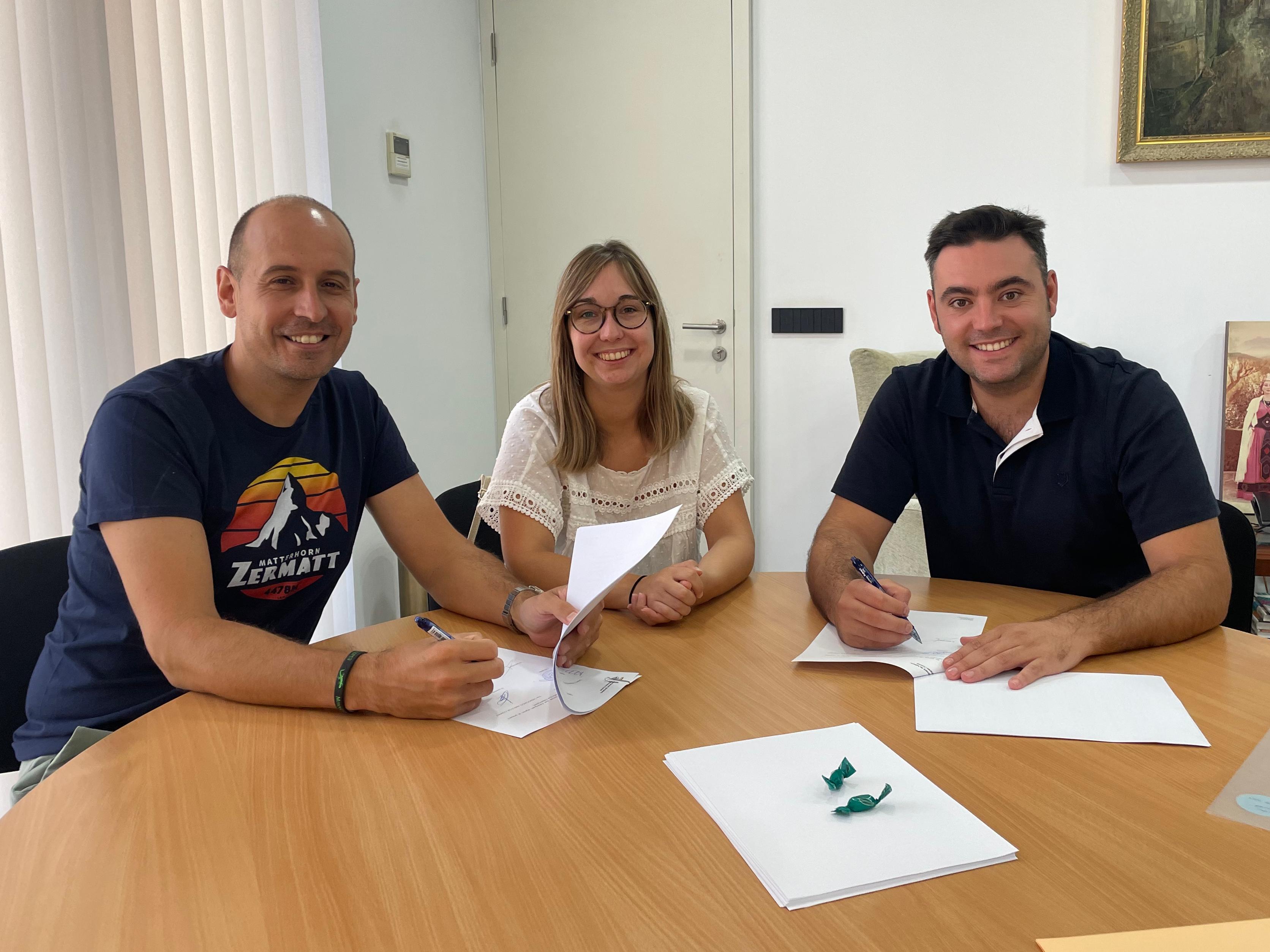 Sallent i Cornet signen un acord per impulsar les festes i tradicions locals