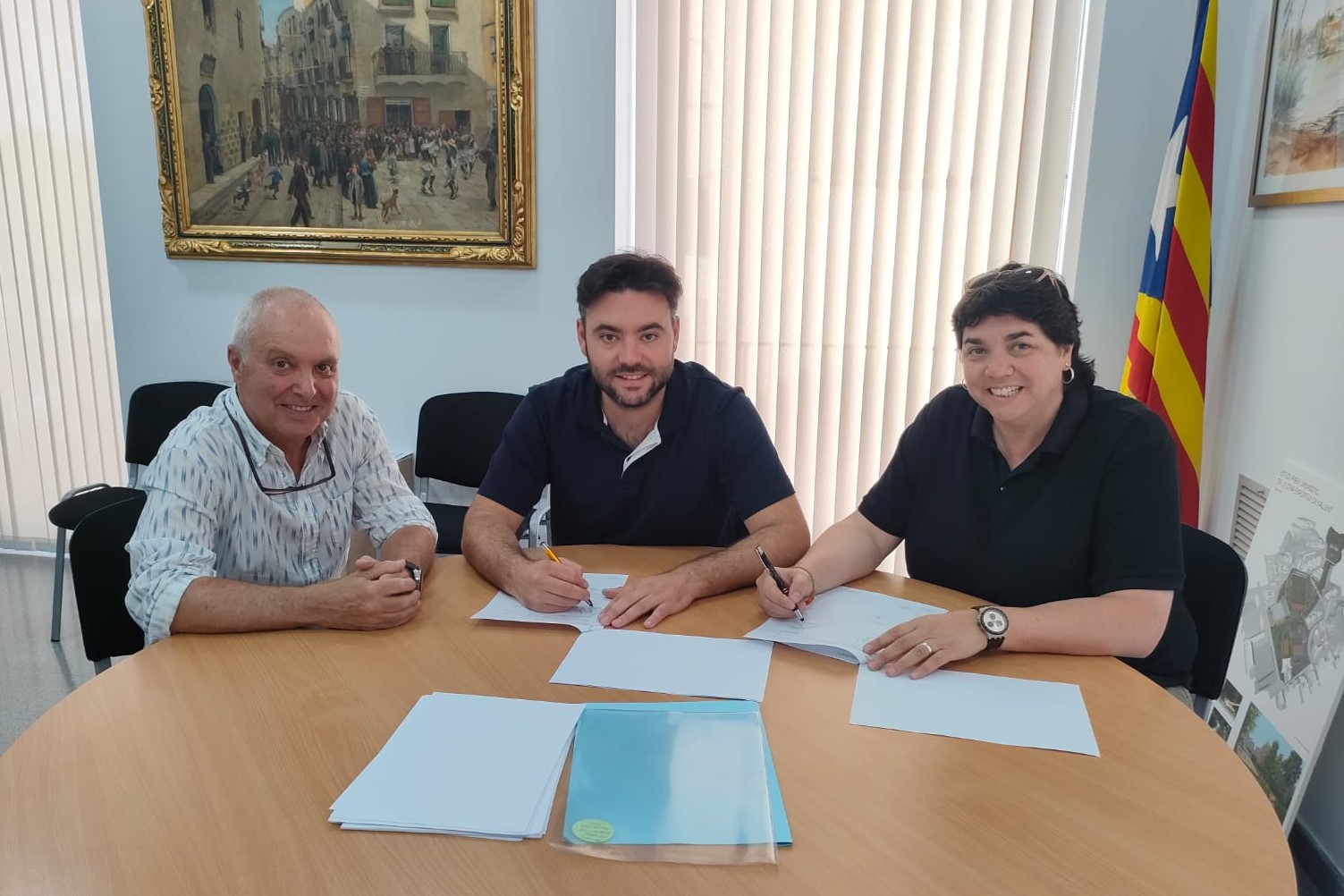 L'Ajuntament i la Coral la Troupe del Riu signen un conveni de col·laboració