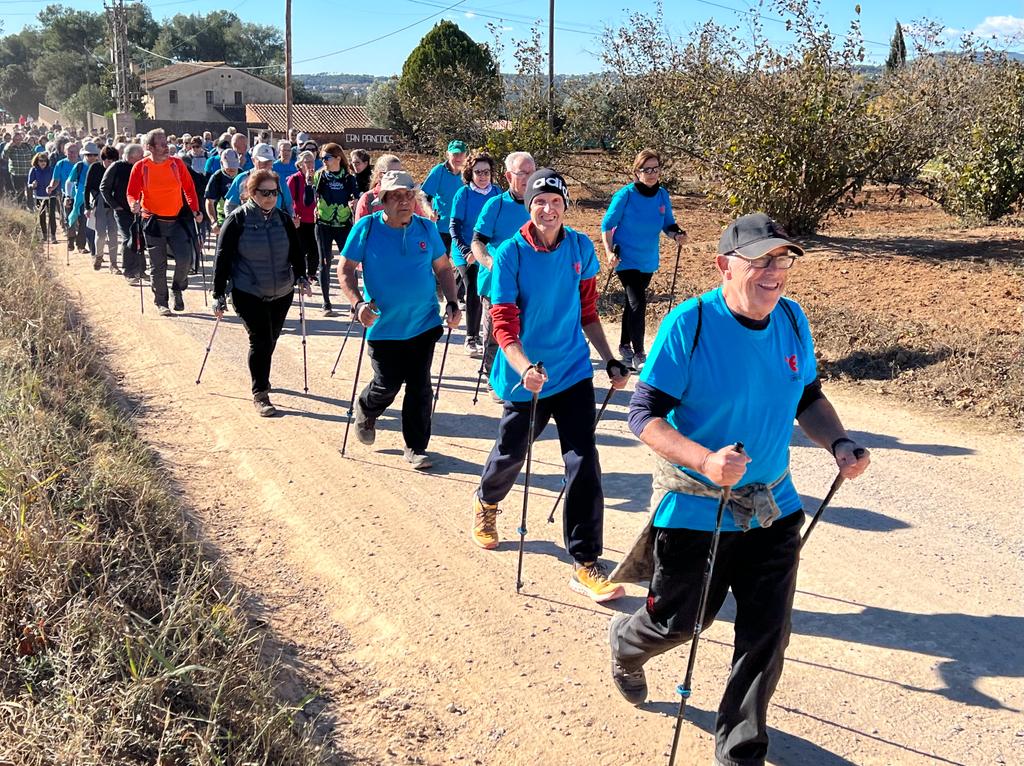 Els i les participants del Cicle de Passejades visiten l'Ametlla del Vallès