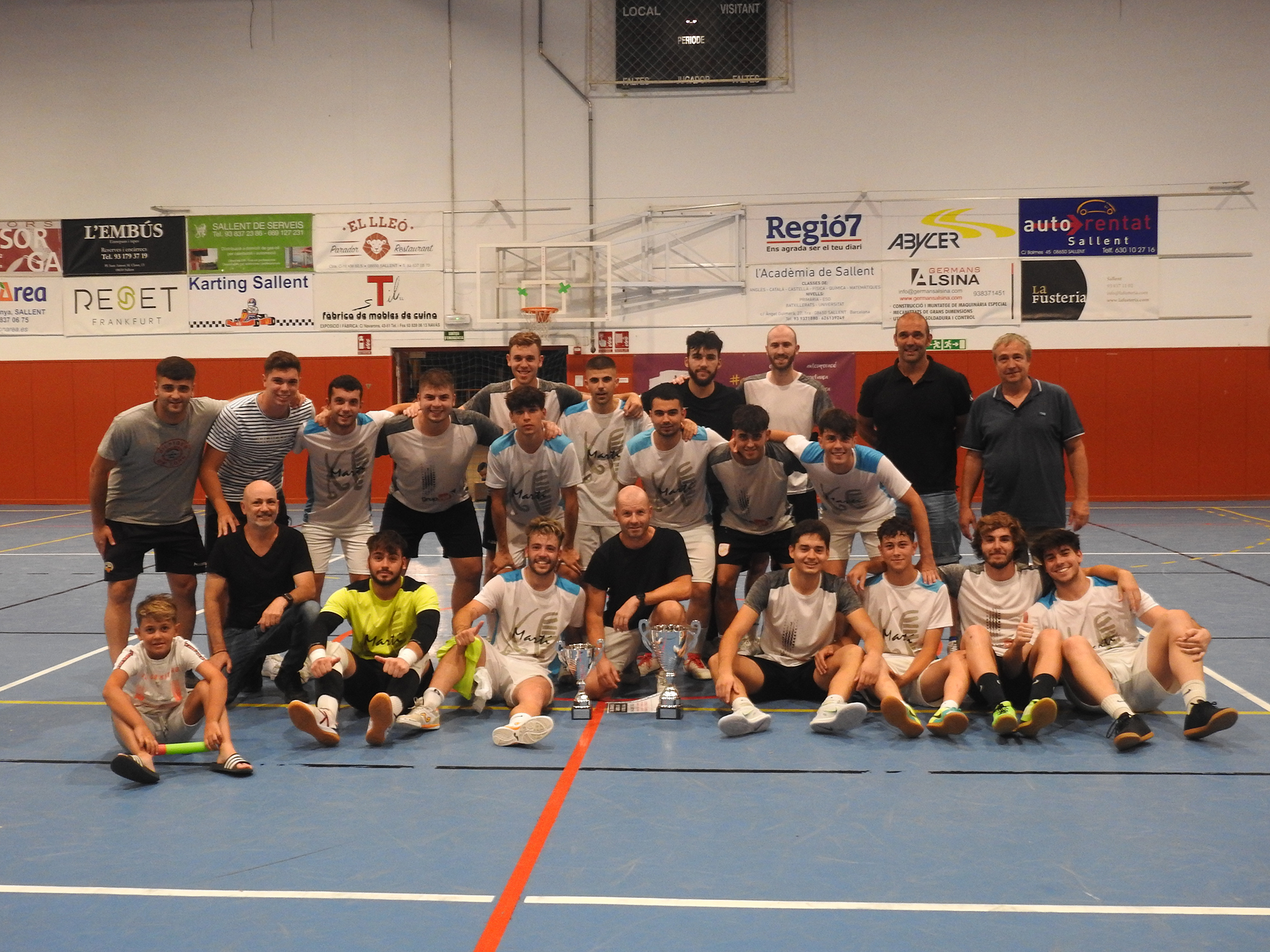 Equips de la final del torneig de futbol sala (Grup Vial i Perruqueria Martí)