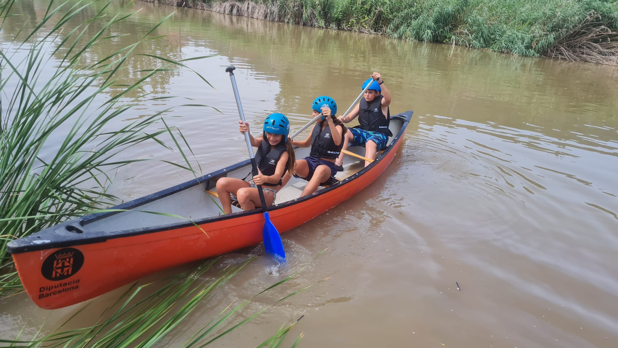 Canoes al riu Llobregat (colònies esportives de Sallent 2023)