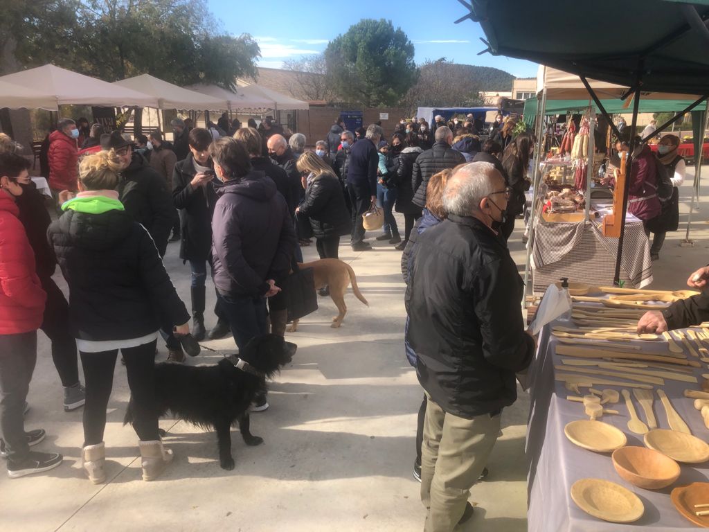 Més de 600 persones visiten el Mercat d'Oli de Cabrianes