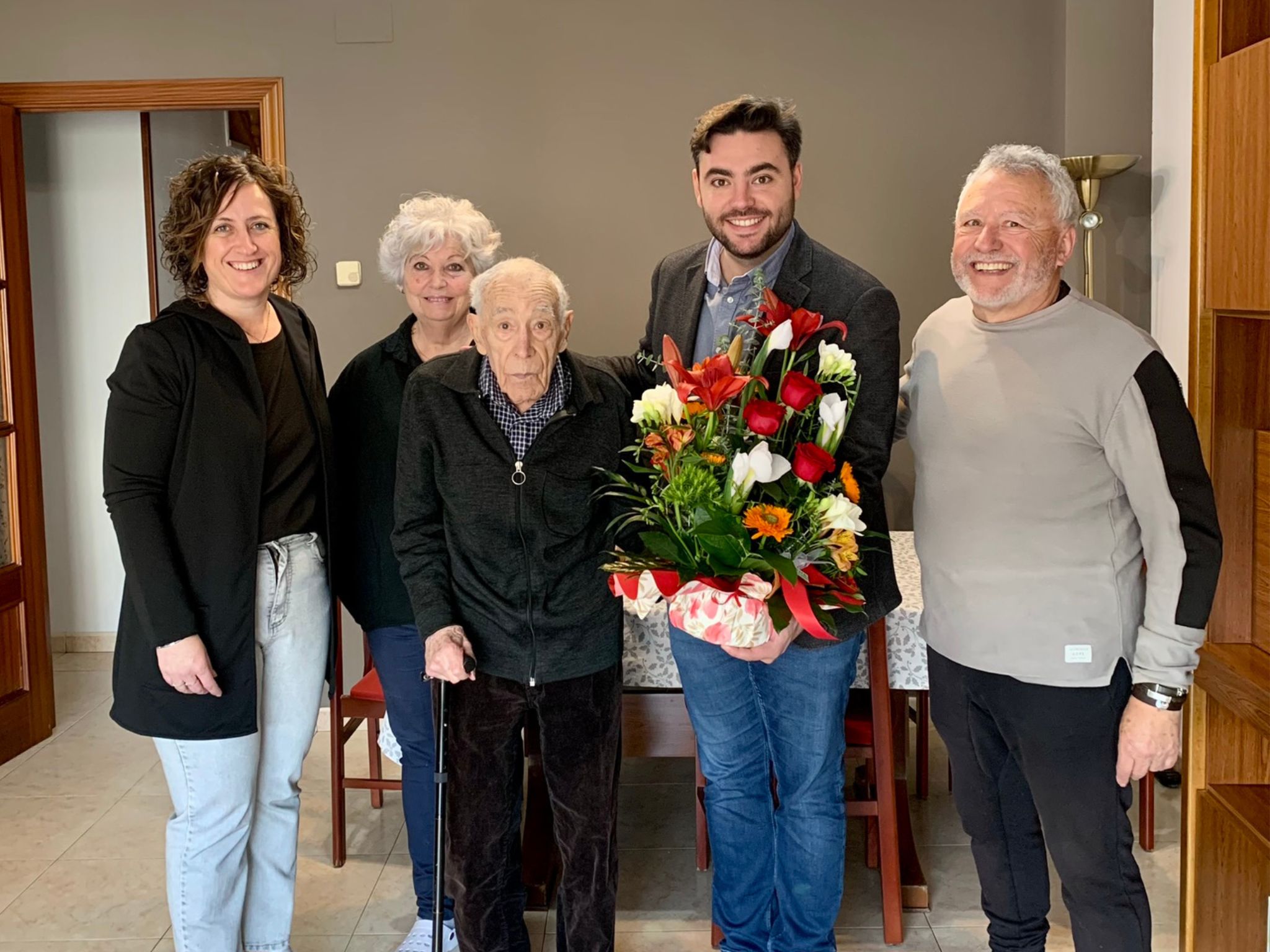 El consistori felicita el sallentí Manolo pels seus 100 anys