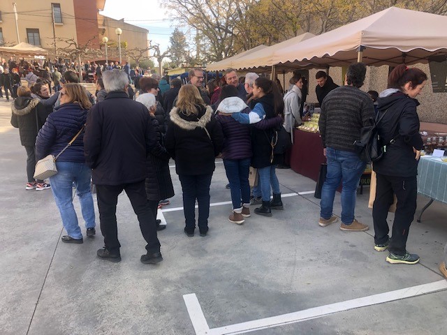 El Mercat de Cabrianes exhaureix l'oli de la collita d'enguany